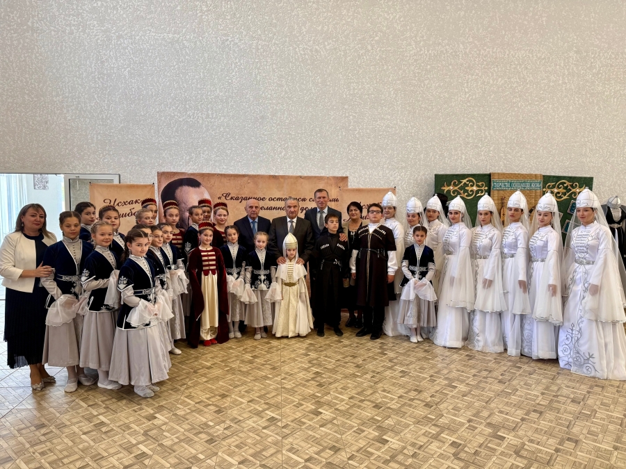 В ауле Уляп Красногвардейского района прошла встреча с писателем Исхаком Машбашем